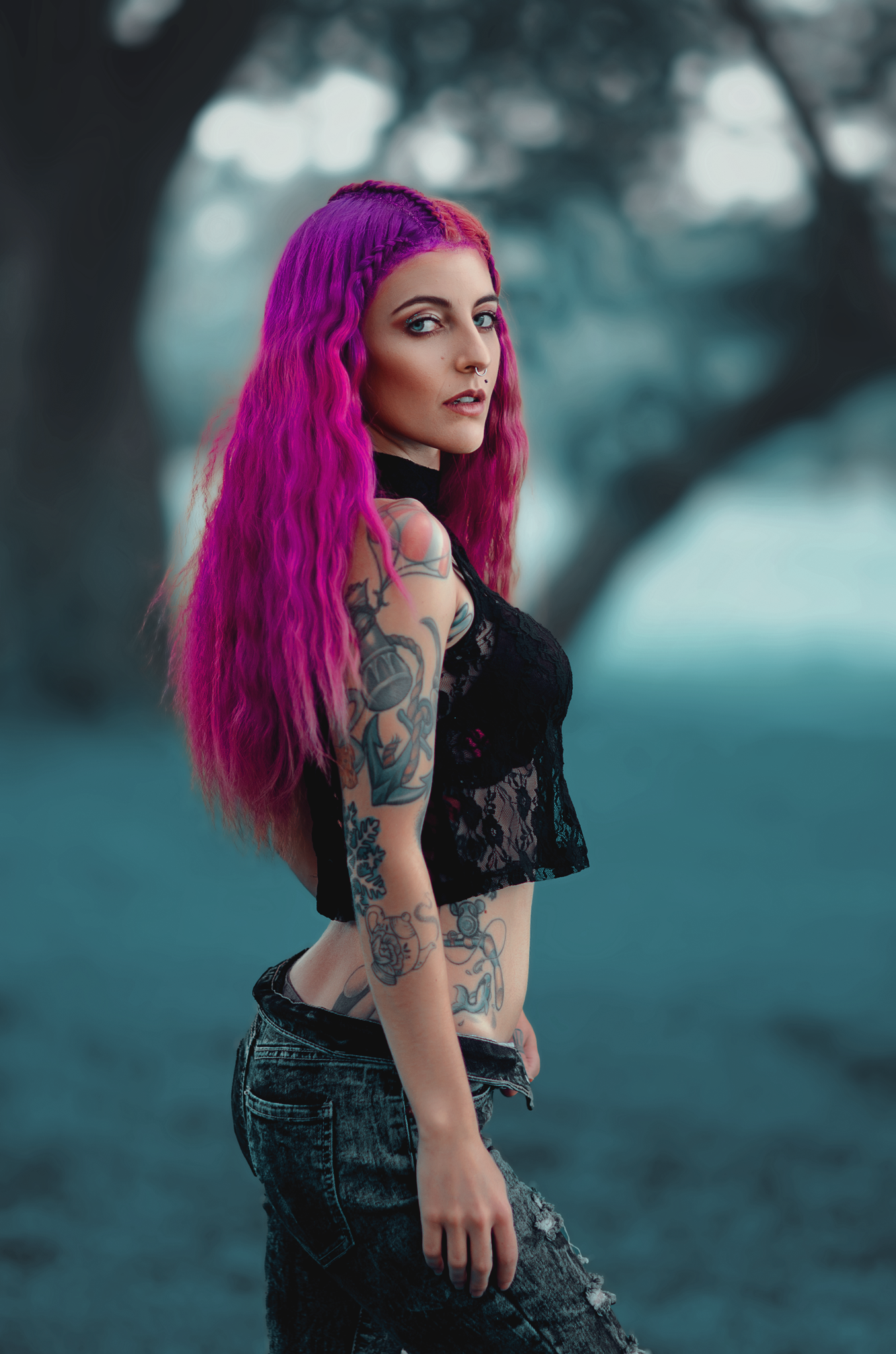 Creative portrait photography with dynamic lighting by Mark D Khoury